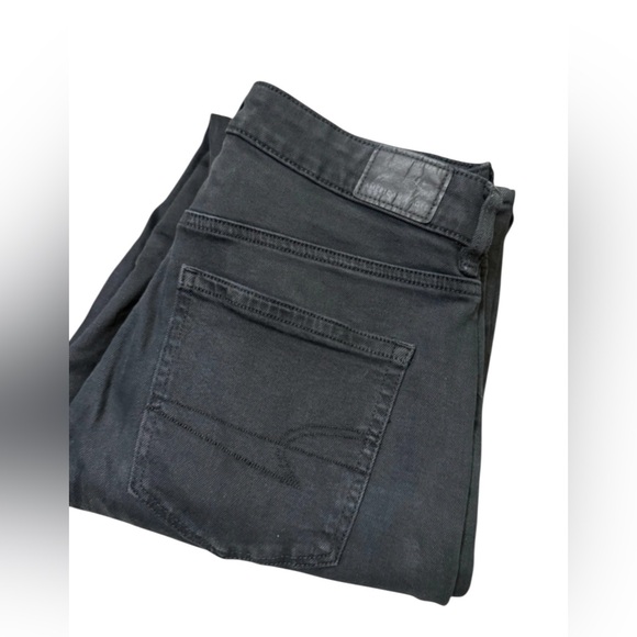 American Eagle Black Mom Jeans Size 6 Long - Picture 3 of 8